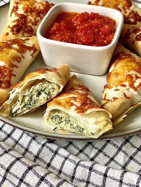 Chicken and Spinach Filo Parcels – LOOK WHAT I COOK