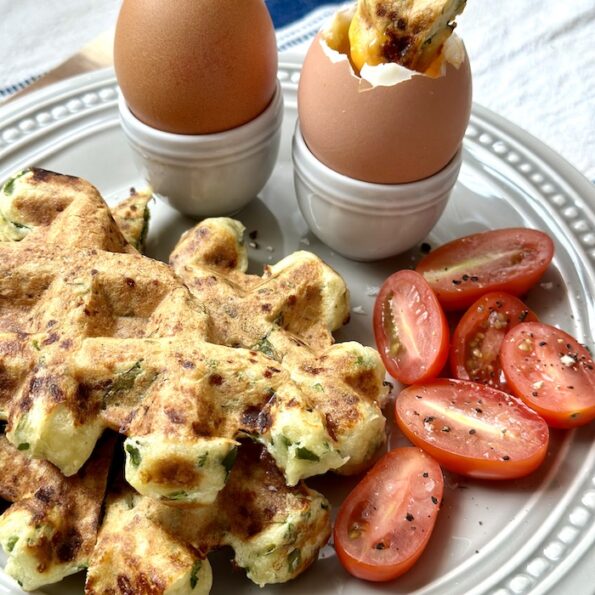 Spinach and Cottage Cheese Waffles