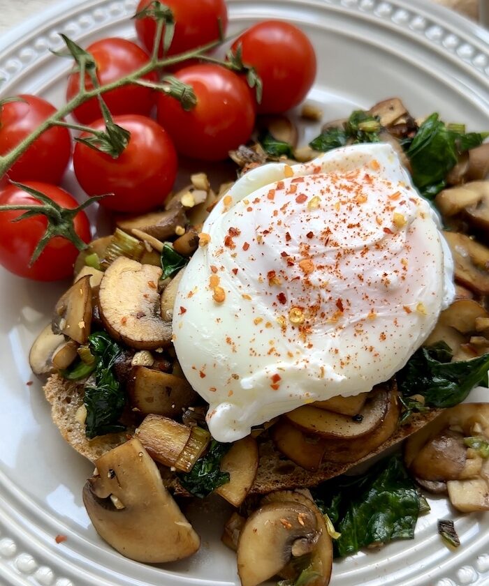 Buttered Toast With Garlic Mushrooms, Spinach and Poached Egg