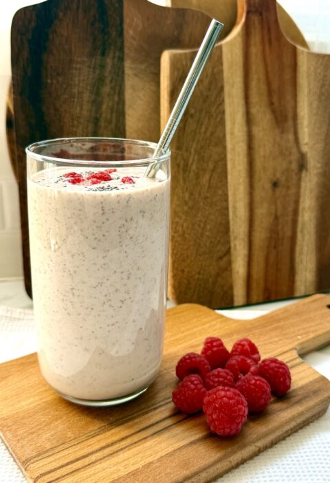 Creamy Raspberry and Banana Smoothie