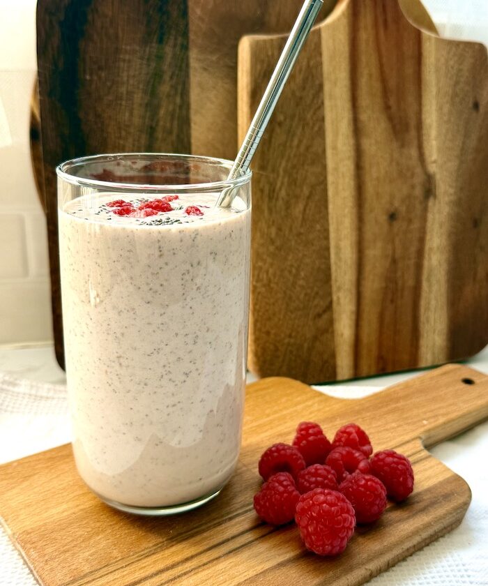 Creamy Raspberry and Banana Smoothie