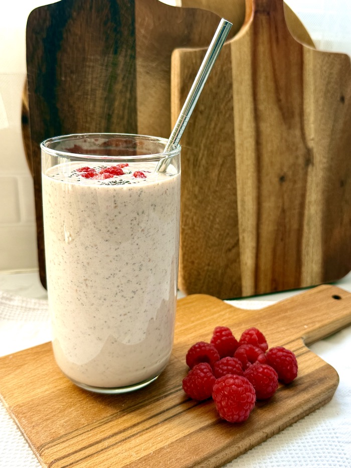 Creamy Raspberry and Banana Smoothie