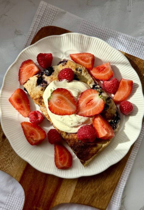 Cottage Cheese and Oats Bake with Blueberries