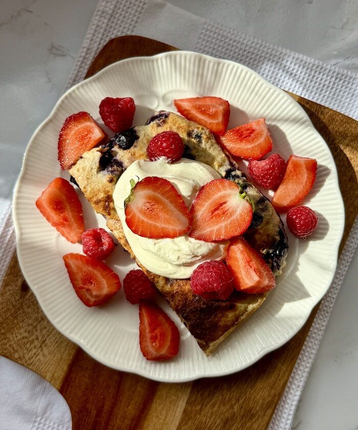 Cottage Cheese and Oats Bake with Blueberries