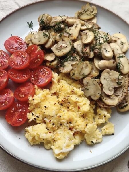 Buttered Mushrooms and Dill Toast