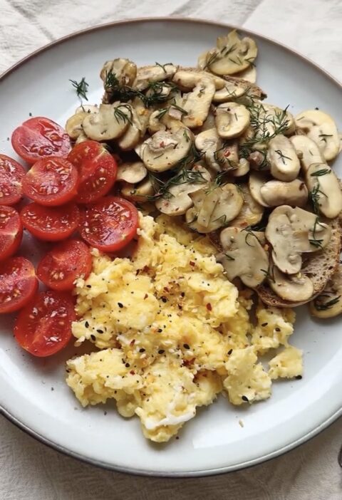 Buttered Mushrooms and Dill Toast